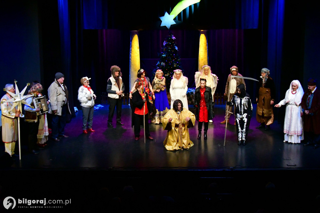 Herody na scenie Biłgorajskiego Centrum Kultury i kolędowanie z seniorami