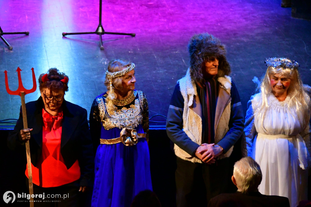 Herody na scenie Biłgorajskiego Centrum Kultury i kolędowanie z seniorami