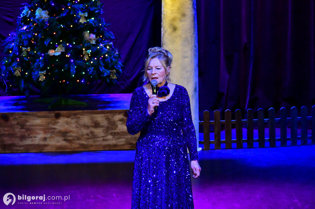 Herody na scenie Biłgorajskiego Centrum Kultury i kolędowanie z seniorami