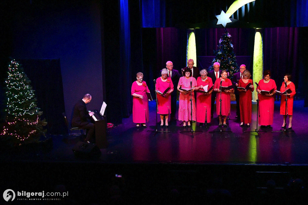 Herody na scenie Biłgorajskiego Centrum Kultury i kolędowanie z seniorami