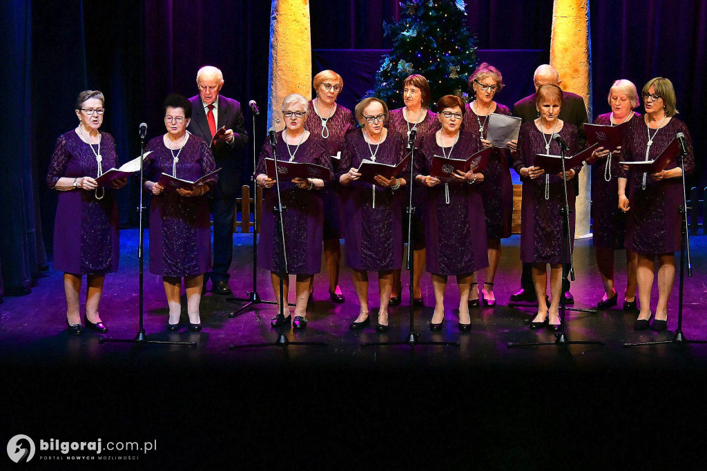 Herody na scenie Biłgorajskiego Centrum Kultury i kolędowanie z seniorami