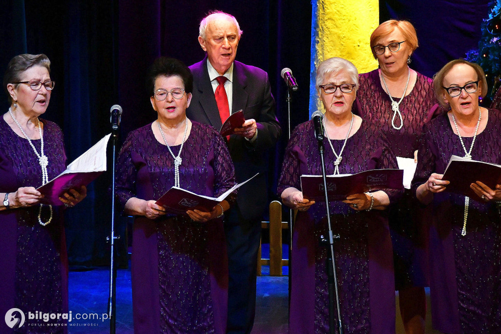 Herody na scenie Biłgorajskiego Centrum Kultury i kolędowanie z seniorami