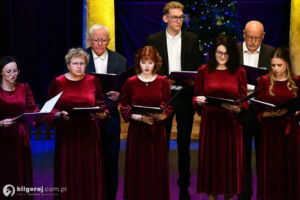 Herody na scenie Biłgorajskiego Centrum Kultury i kolędowanie z seniorami