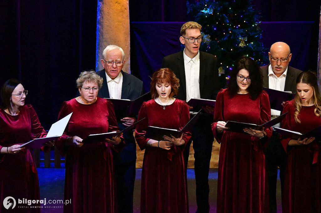 Herody na scenie Biłgorajskiego Centrum Kultury i kolędowanie z seniorami