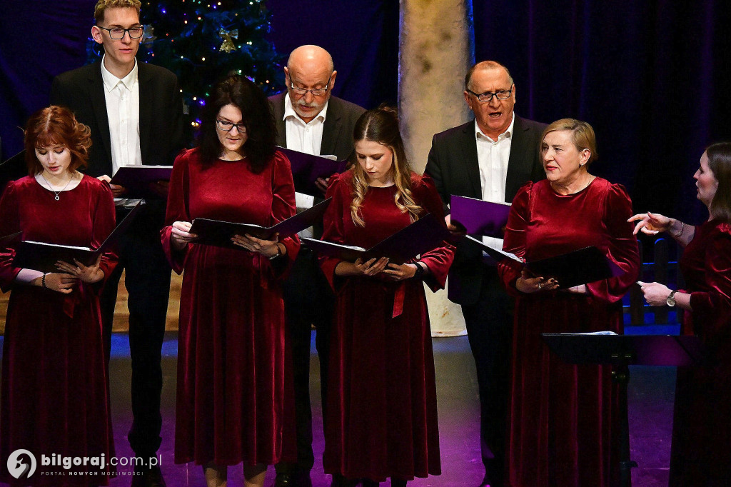 Herody na scenie Biłgorajskiego Centrum Kultury i kolędowanie z seniorami
