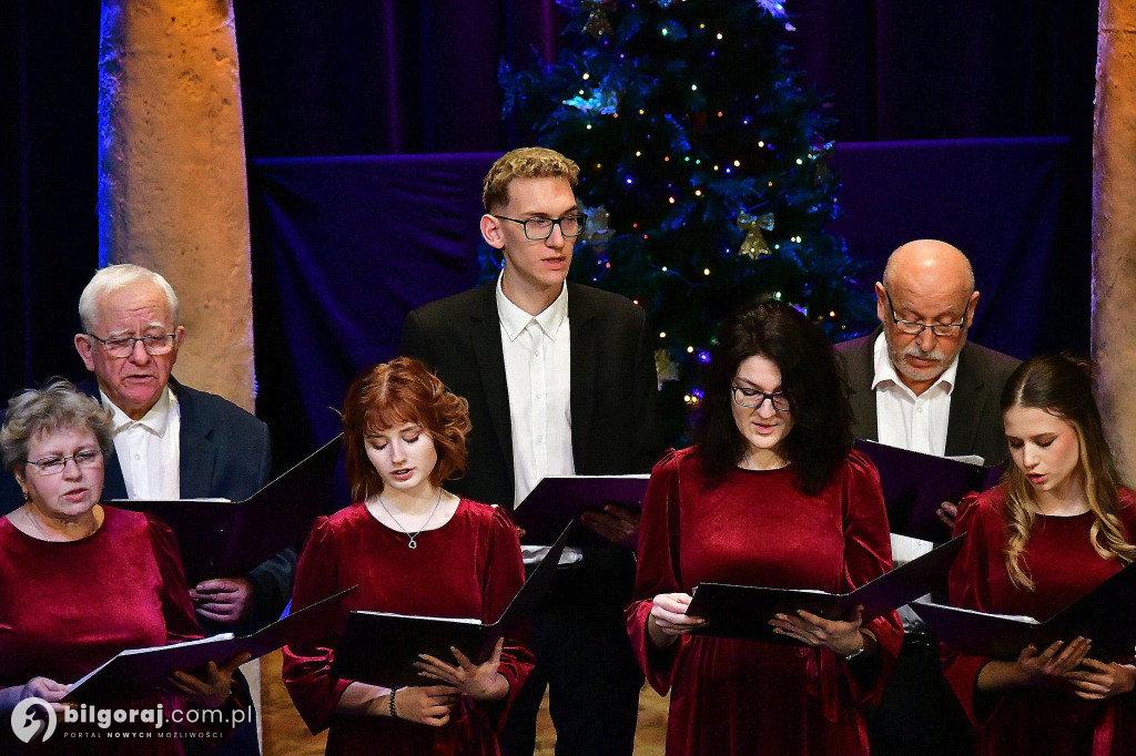 Herody na scenie Biłgorajskiego Centrum Kultury i kolędowanie z seniorami