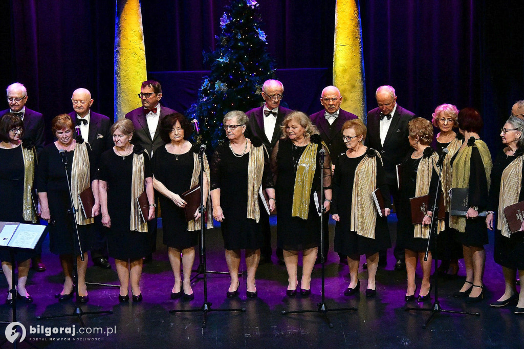 Herody na scenie Biłgorajskiego Centrum Kultury i kolędowanie z seniorami