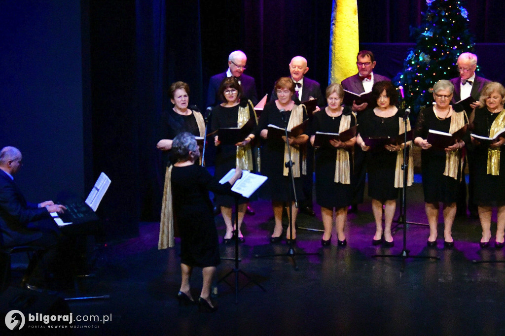 Herody na scenie Biłgorajskiego Centrum Kultury i kolędowanie z seniorami