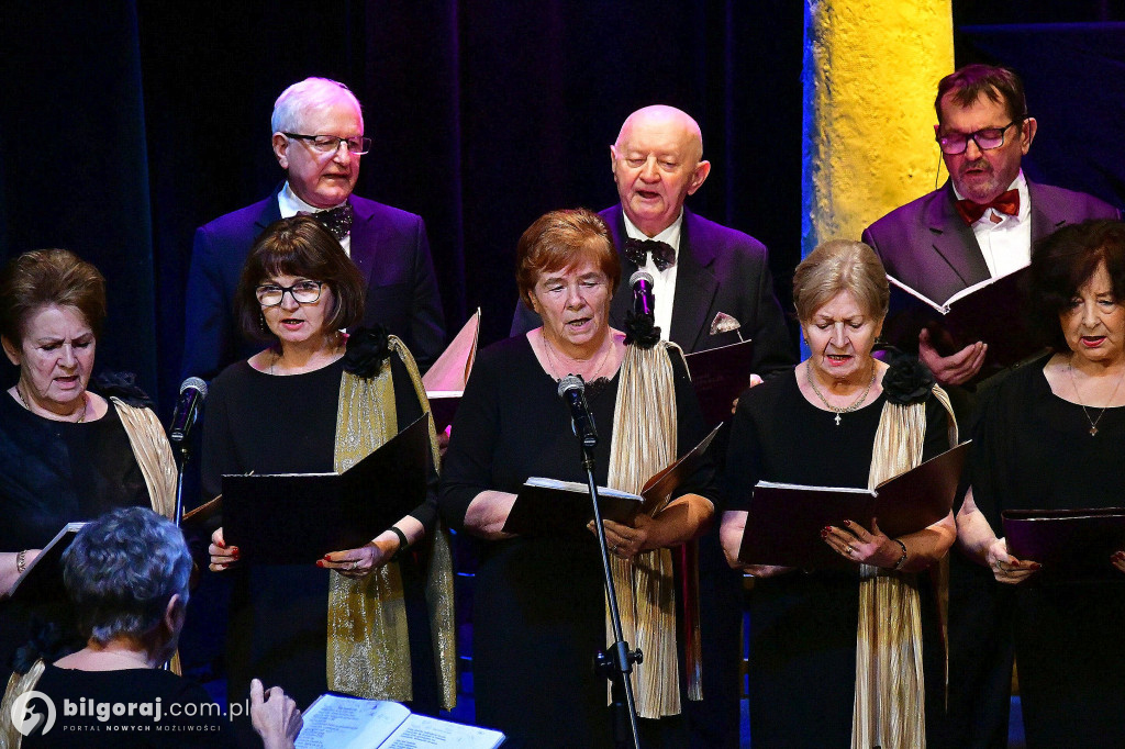 Herody na scenie Biłgorajskiego Centrum Kultury i kolędowanie z seniorami