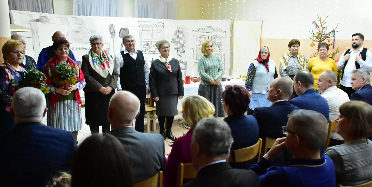 Noworoczne kolędowanie i teatr w Gromadzie w gminie Biłgoraj