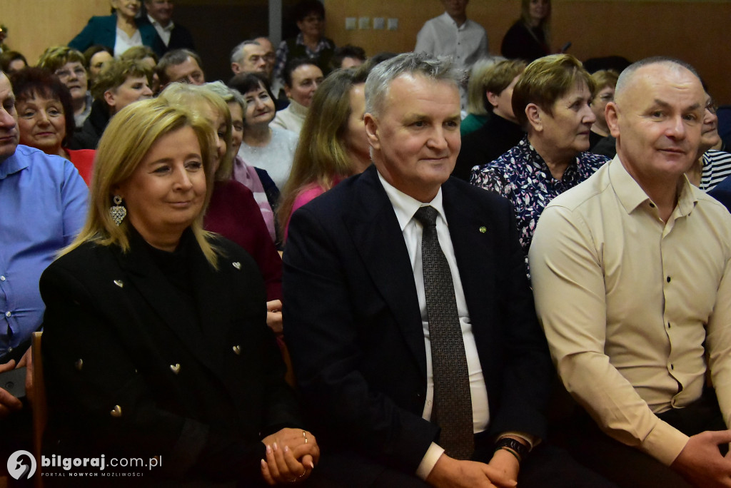 Noworoczne kolędowanie i teatr w Gromadzie w gminie Biłgoraj