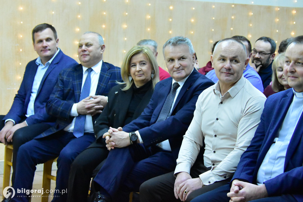 Noworoczne kolędowanie i teatr w Gromadzie w gminie Biłgoraj