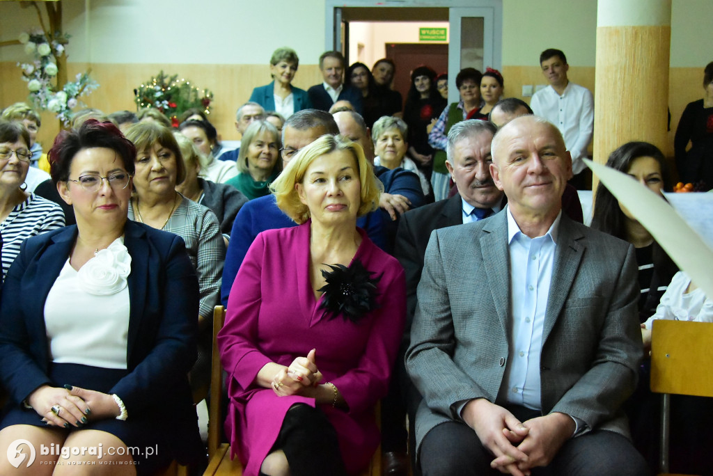 Noworoczne kolędowanie i teatr w Gromadzie w gminie Biłgoraj