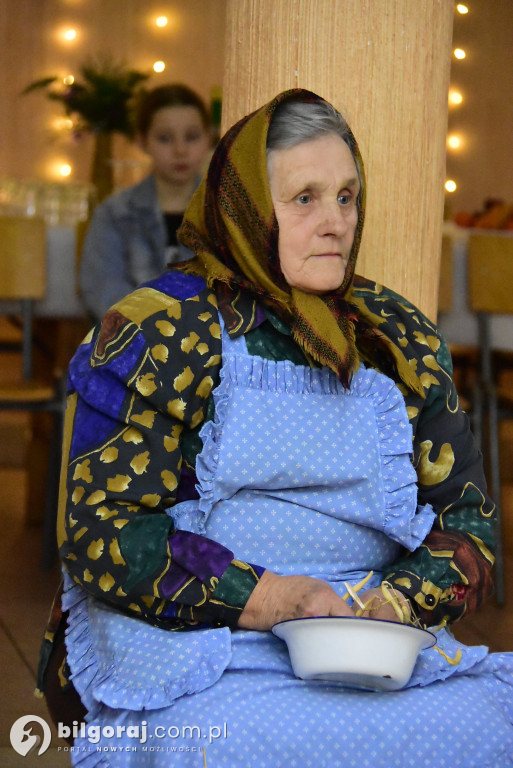Noworoczne kolędowanie i teatr w Gromadzie w gminie Biłgoraj