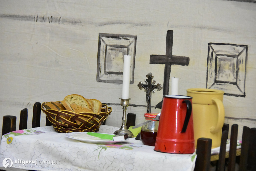 Noworoczne kolędowanie i teatr w Gromadzie w gminie Biłgoraj