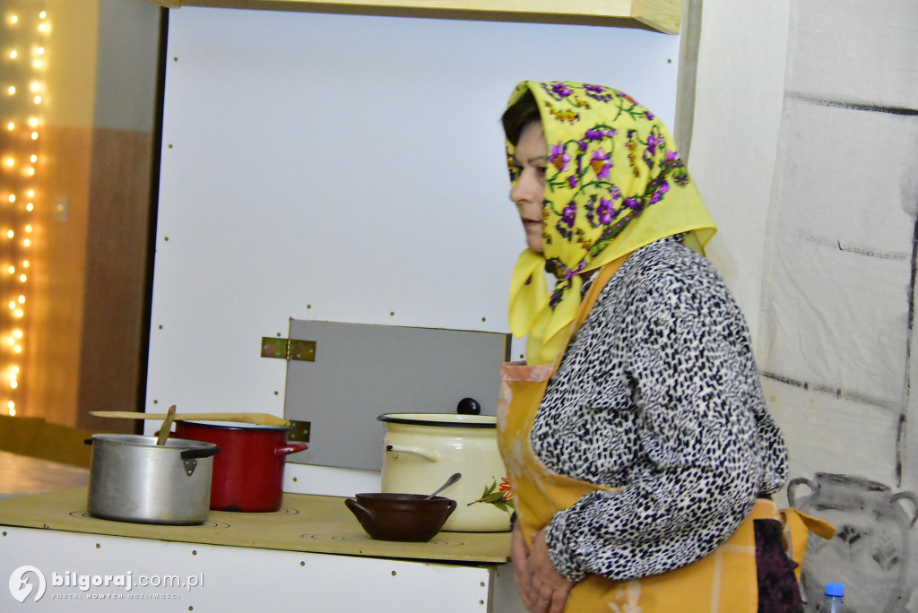 Noworoczne kolędowanie i teatr w Gromadzie w gminie Biłgoraj