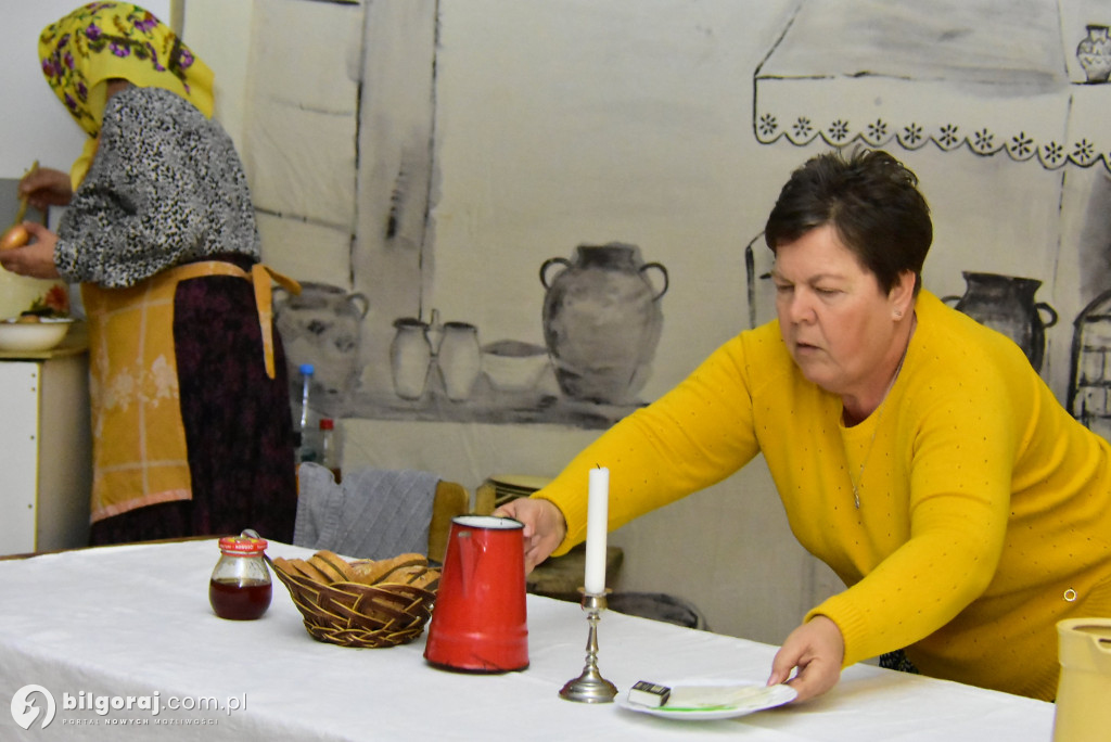 Noworoczne kolędowanie i teatr w Gromadzie w gminie Biłgoraj
