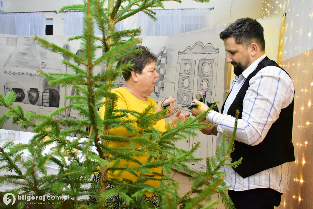 Noworoczne kolędowanie i teatr w Gromadzie w gminie Biłgoraj