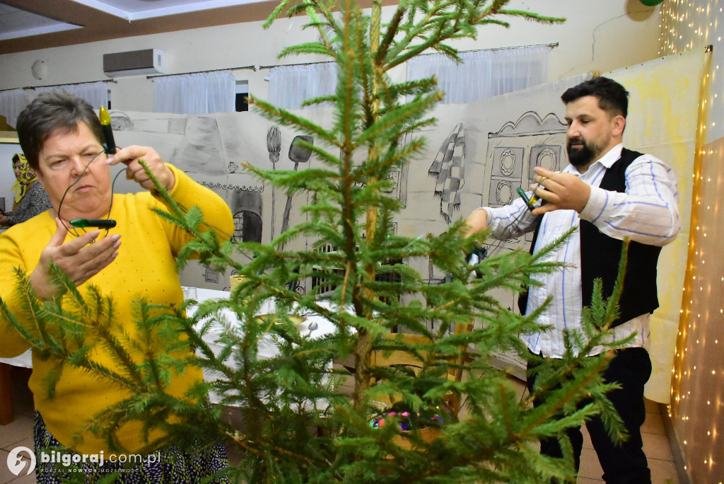 Noworoczne kolędowanie i teatr w Gromadzie w gminie Biłgoraj