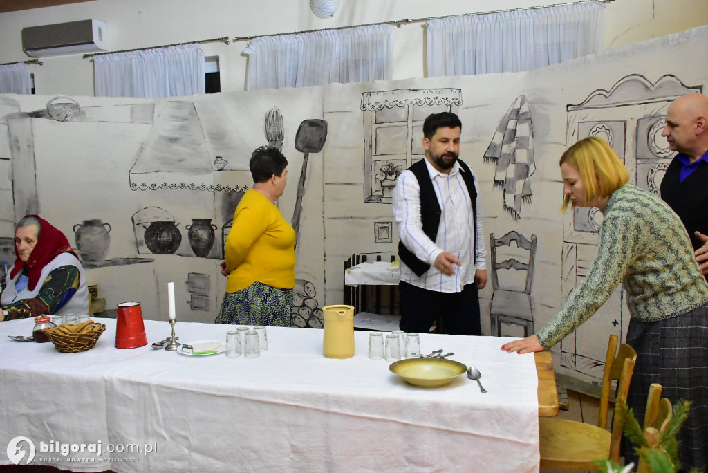 Noworoczne kolędowanie i teatr w Gromadzie w gminie Biłgoraj