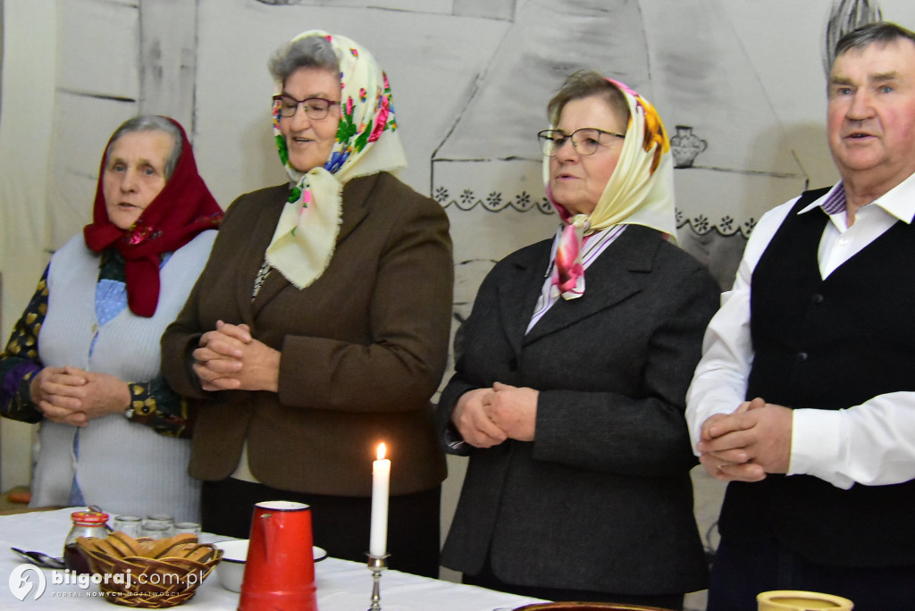 Noworoczne kolędowanie i teatr w Gromadzie w gminie Biłgoraj