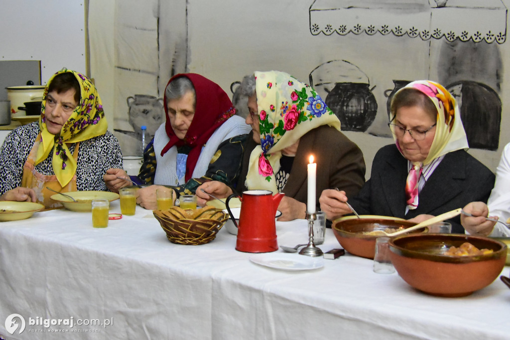 Noworoczne kolędowanie i teatr w Gromadzie w gminie Biłgoraj