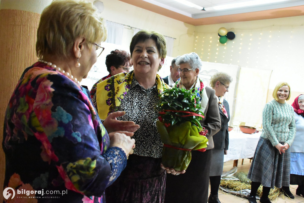 Noworoczne kolędowanie i teatr w Gromadzie w gminie Biłgoraj