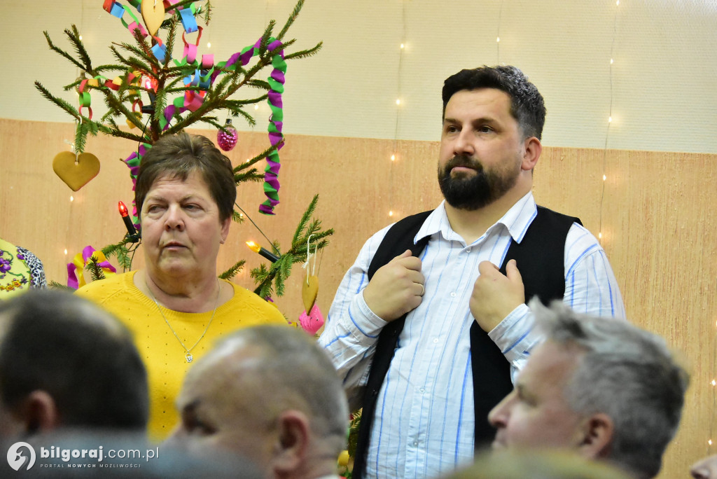 Noworoczne kolędowanie i teatr w Gromadzie w gminie Biłgoraj