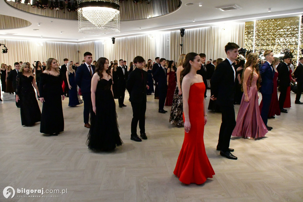 Poloneza czas zacząć! Studniówka biłgorajskiej Budowlanki