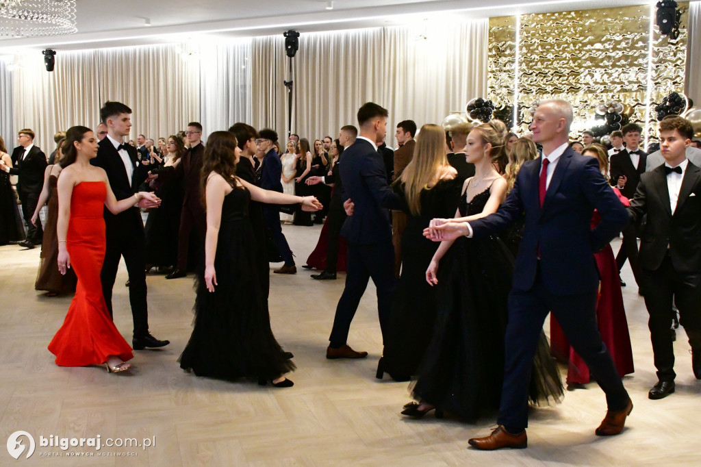 Poloneza czas zacząć! Studniówka biłgorajskiej Budowlanki