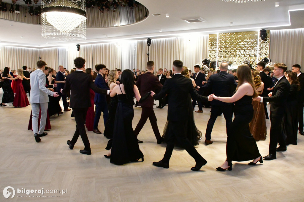 Poloneza czas zacząć! Studniówka biłgorajskiej Budowlanki