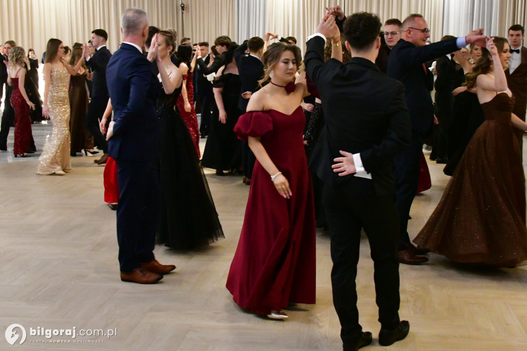 Poloneza czas zacząć! Studniówka biłgorajskiej Budowlanki