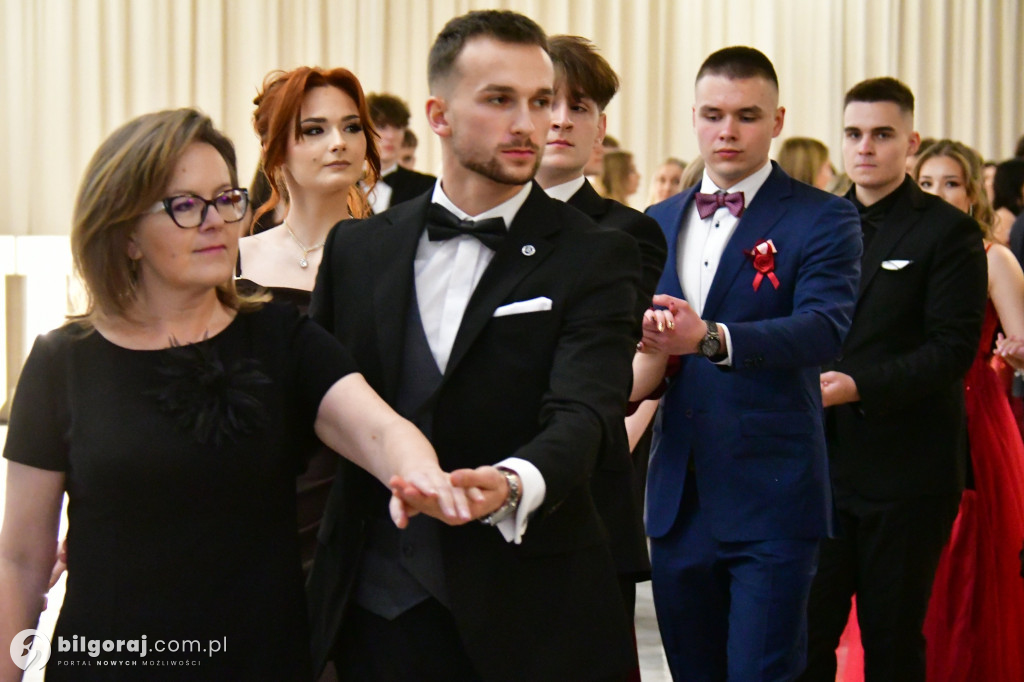 Poloneza czas zacząć! Studniówka biłgorajskiej Budowlanki