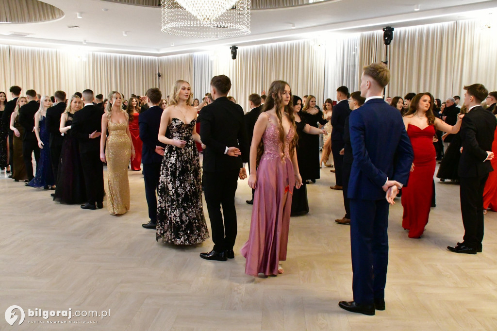 Poloneza czas zacząć! Studniówka biłgorajskiej Budowlanki