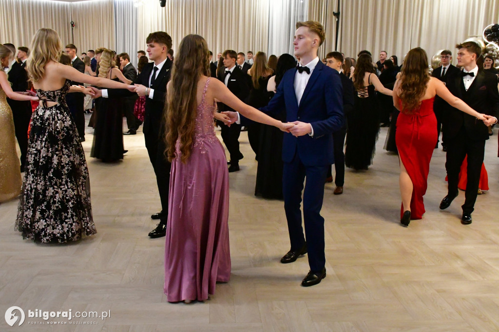 Poloneza czas zacząć! Studniówka biłgorajskiej Budowlanki