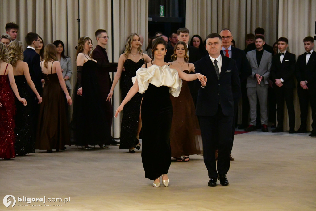 Poloneza czas zacząć! Studniówka biłgorajskiej Budowlanki