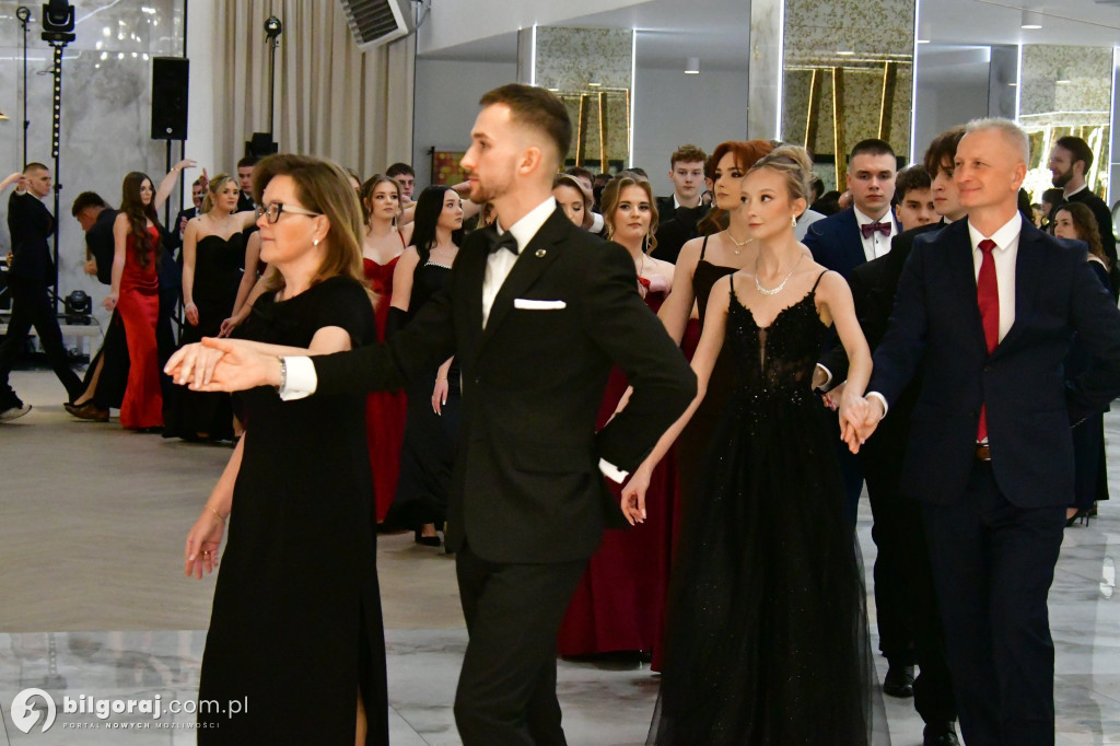 Poloneza czas zacząć! Studniówka biłgorajskiej Budowlanki