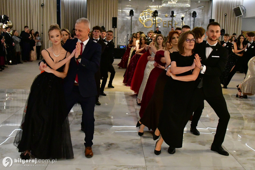 Poloneza czas zacząć! Studniówka biłgorajskiej Budowlanki