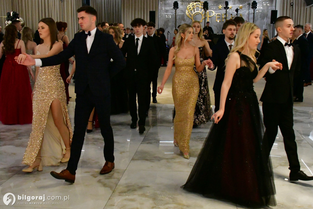 Poloneza czas zacząć! Studniówka biłgorajskiej Budowlanki