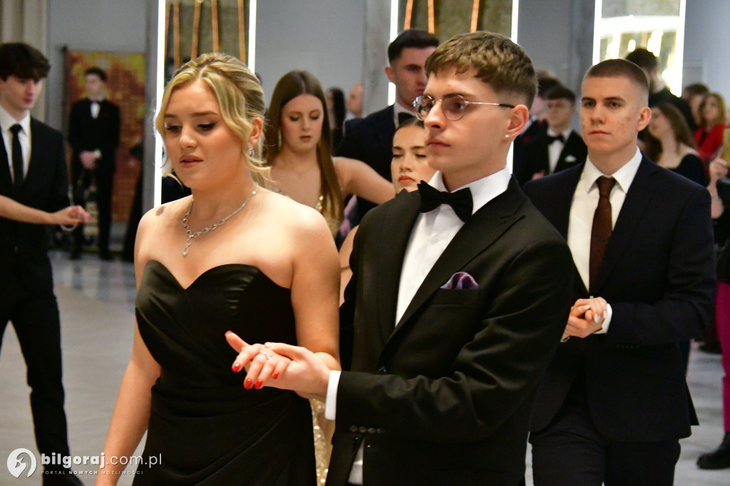 Poloneza czas zacząć! Studniówka biłgorajskiej Budowlanki