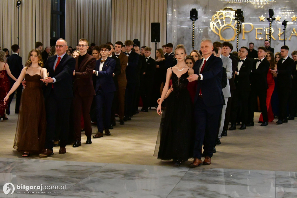 Poloneza czas zacząć! Studniówka biłgorajskiej Budowlanki