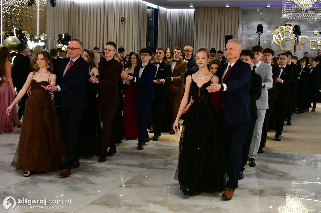 Poloneza czas zacząć! Studniówka biłgorajskiej Budowlanki