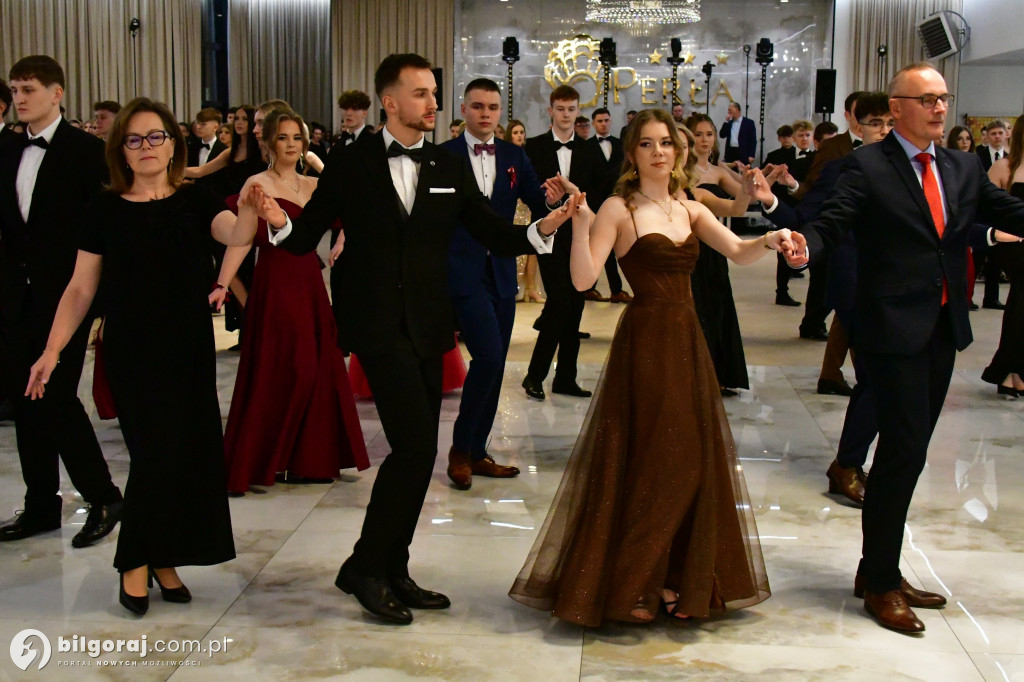 Poloneza czas zacząć! Studniówka biłgorajskiej Budowlanki