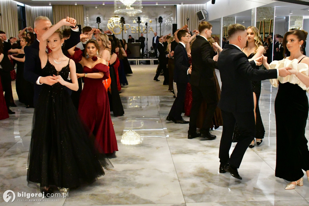 Poloneza czas zacząć! Studniówka biłgorajskiej Budowlanki