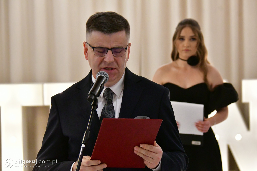 Poloneza czas zacząć! Studniówka biłgorajskiej Budowlanki