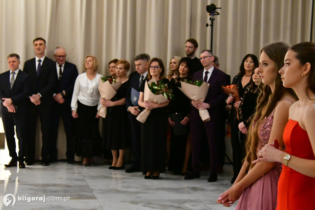 Poloneza czas zacząć! Studniówka biłgorajskiej Budowlanki