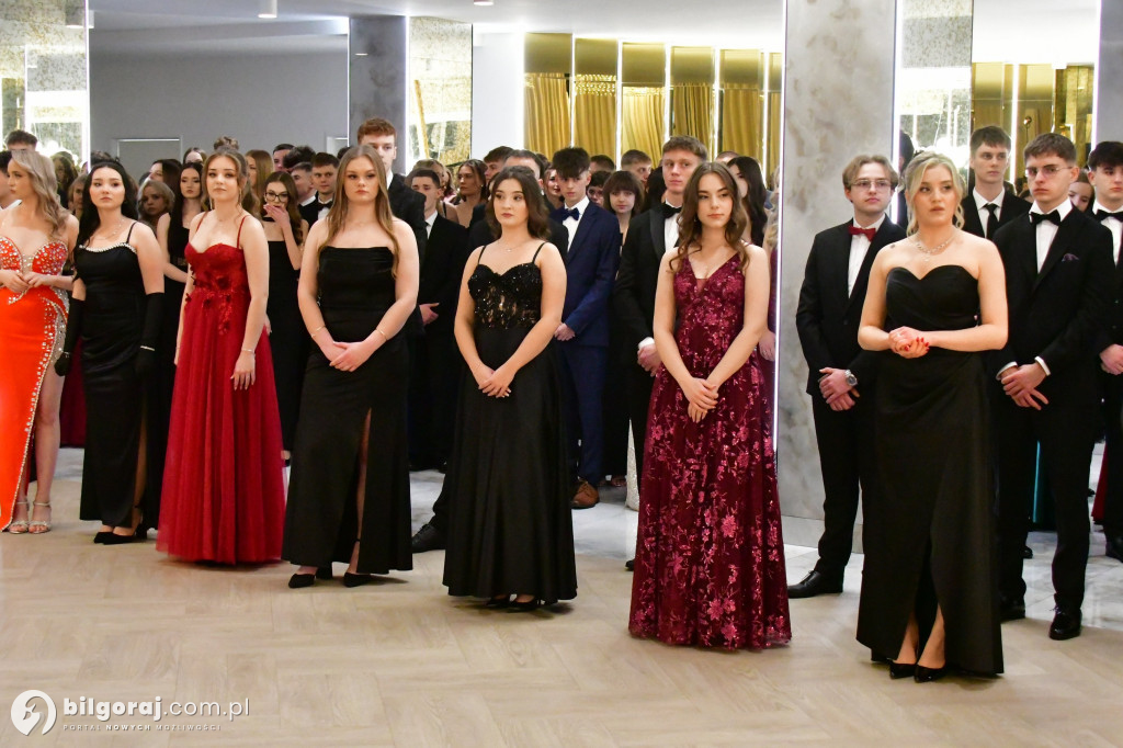 Poloneza czas zacząć! Studniówka biłgorajskiej Budowlanki