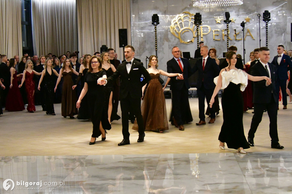 Poloneza czas zacząć! Studniówka biłgorajskiej Budowlanki