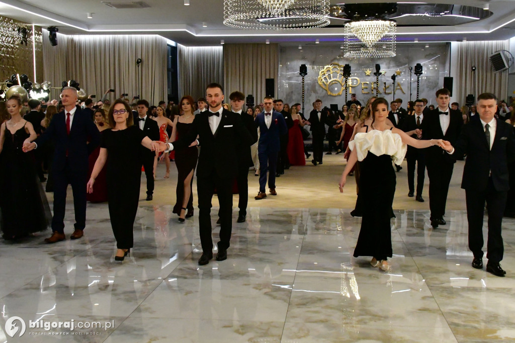 Poloneza czas zacząć! Studniówka biłgorajskiej Budowlanki