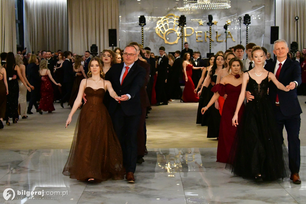 Poloneza czas zacząć! Studniówka biłgorajskiej Budowlanki